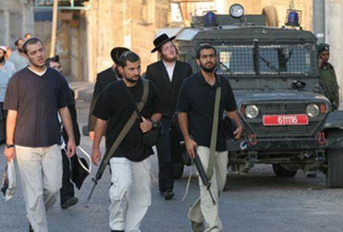 مستوطنون يستولون على منازل بالبلدة القديمة بالخليل