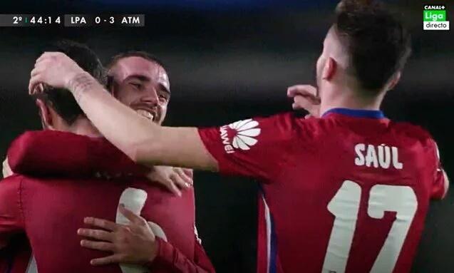أتلتيكو مدريد يهزم لاس بالماس ويواصل تمسكه بصدارة الليغا