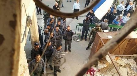 أعضاء كنيست هددوا باسقاط الحكومة حال تم اخلاء المستوطنين في الخليل