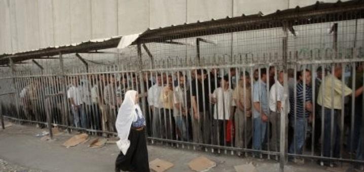 إصابة عامل بكسور في قدمه بعد اعتداء جنود الاحتلال عليه