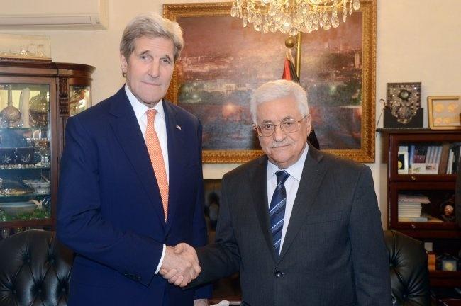 أبو ردينة: الرئيس أكد لكيري السعي لعقد مؤتمر دولي للسلام