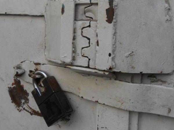 إضراب تجاري غداً في الخليل تضامنا مع القيق