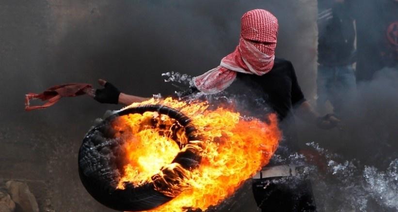 إيران : 7 ألف دولار لكل شهيد من انتفاضة القدس، و30 ألف لكل بيت مدمر