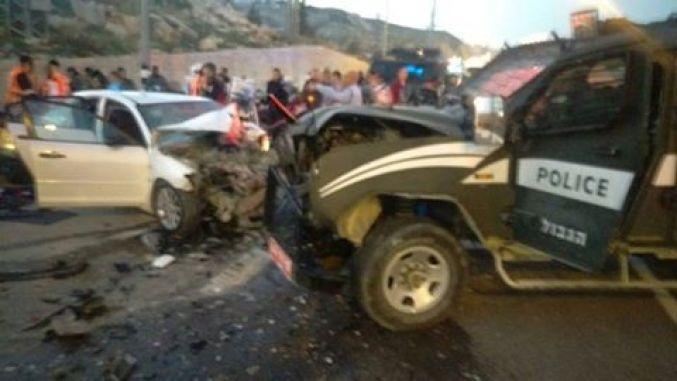 إطلاق النار على 3 عمال اصطدمت سيارتهم بجيب للاحتلال