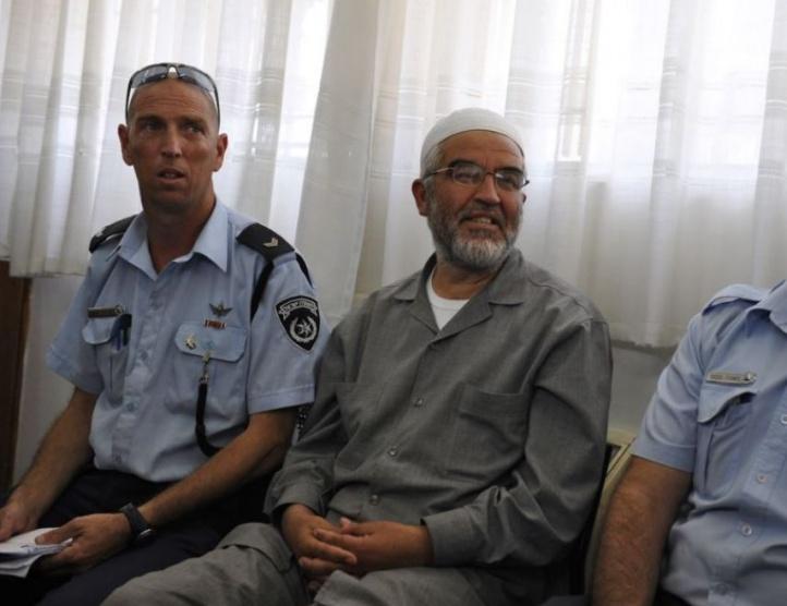 الاحتلال يعتقل صلاح وبركة خلال تضامنهما مع الأسير القيق