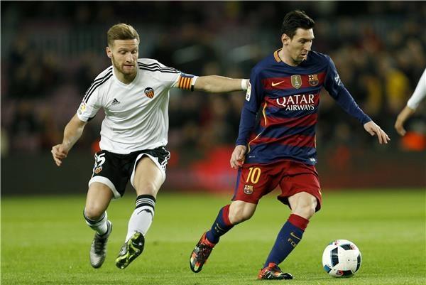 برشلونة يدك شباك فالنسيا بسباعية ويحسم أمور كأس الملك