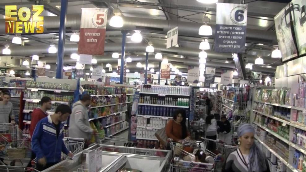 تشديد الحراسة على محلات رامي ليفي