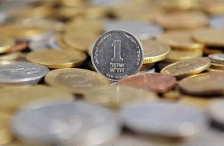 الاحتلال يقرر تحويل نصف مليار شيقل من الضرائب للسلطة