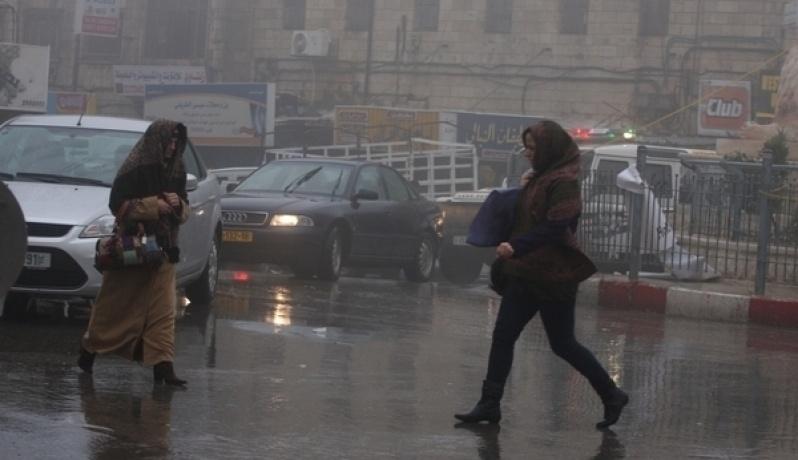 أجواء غائمة اليوم ومنخفض ماطر غدا