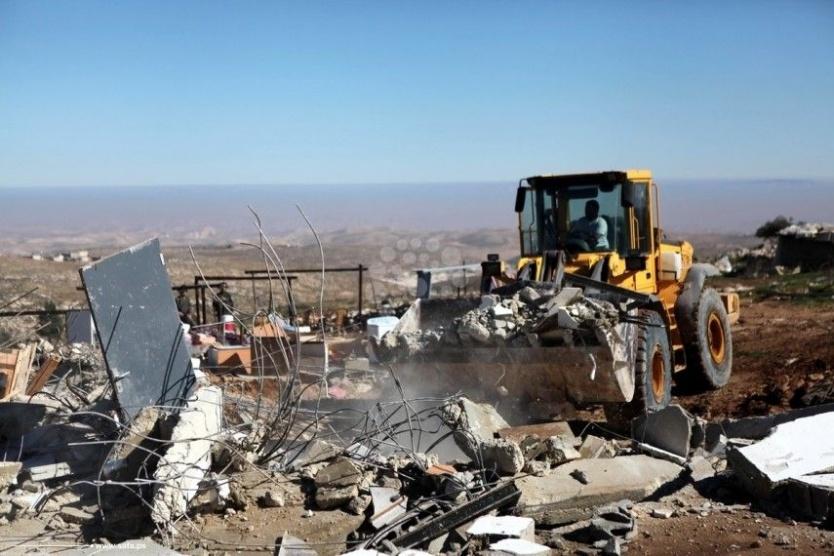 جرافات الاحتلال تهدم بركسات زراعية شرق نابلس