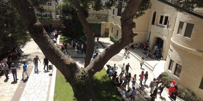 نقل احد الطلبة المضربين بجامعة بيت لحم للمستشفى