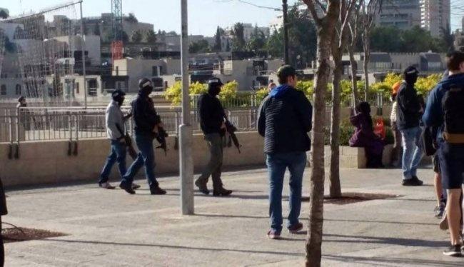 نتنياهو يقرر إغلاق قنوات فلسطينية وسحب تصاريح وفرض حصار