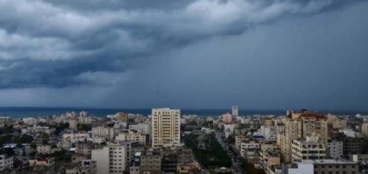 الاثنين .. منخفض جوي سريع بارد وماطر من الفجر حتى المساء