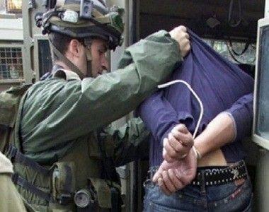 الاحتلال يعتقل طفلا وشابا جنوب بيت لحم