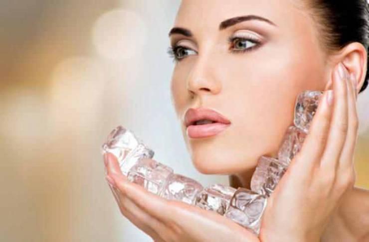 ماذا يحدث عند وضع قطع الثلج على وجهك يومين على الاقل