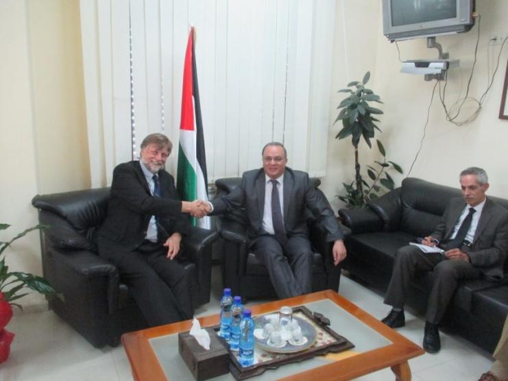 الشاعر: أكثر من (120) ألف أسرة تستفيد من برنامج التحويلات النقدية