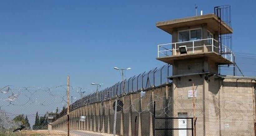 الاحتلال يعتقل شابين اجتازا السياج الفاصل جنوب غزة