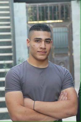 الاحتلال يداهم منزل الشهيد العجلوني ويغلق عدة طرق في الخليل