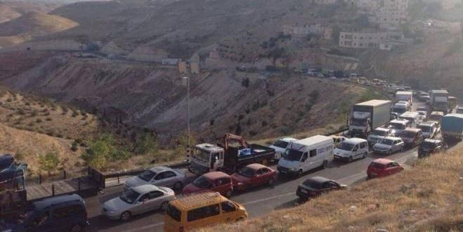 الاحتلال يغلق حاجز الكونتينر شرق بيت لحم بشكل مفاجئ