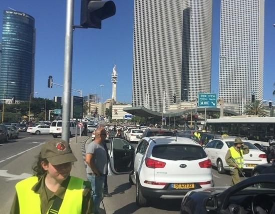 حالة تأهب في تل أبيب بحثا عن سيارة مشبوهة
