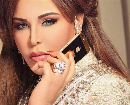 أحلام‬ تثير أزمة جديدة بـ فيديو الفلافل ومطالب بمنعها من دخول ‫‏لبنان‬
