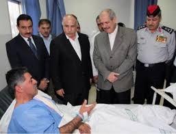 وزير الصحة يعود مصابي حادث حافلة المعتمرين