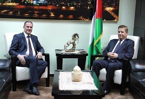 تعيين النابلسي مدير عام المستشفيات في الضفة