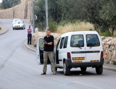مستوطن يدهس طفلة بمنطقة جبل جالس جنوب الخليل ويلوذ بالفرار