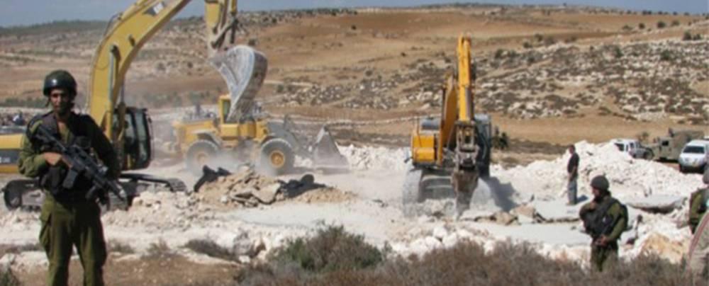 الاحتلال يطمر أراضي زراعية بأكوام ترابية جنوب بيت لحم