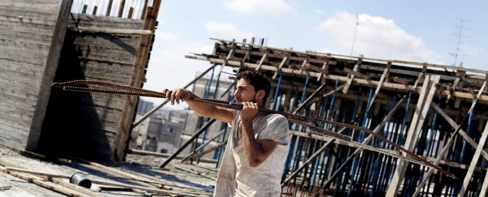 80% من عمال البناء يعملون بظروف معقدة
