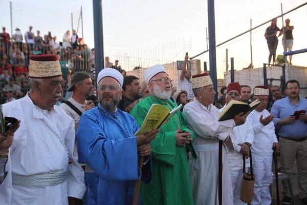 السامريون يختتمون عيد الفصح بالحج لقمة 