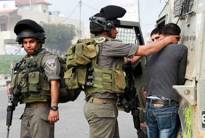 الاحتلالِ يعتقل 11 مواطنا بالضفة الغربية
