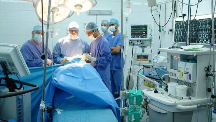مريضة تفضح طاقهما الطبي بتسجيل سري من غرفة العمليات