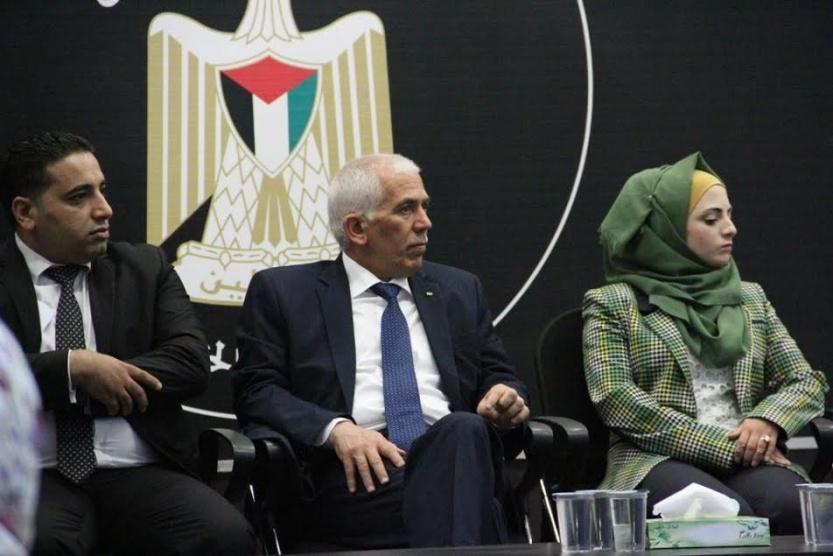 محافظ الخليل يعلن اسماء الفائزين في المسابقة الشبابية للمشاريع الريادية والابداعية