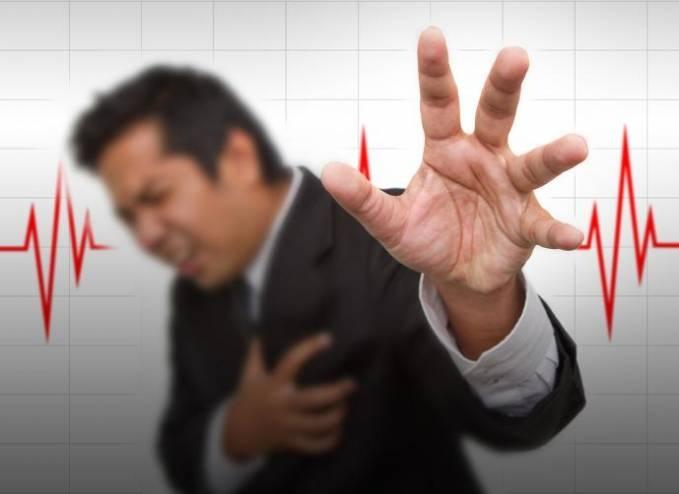 احذر الخلط بينهما.. ألام الصدر ليست هي النوبة القلبية؟
