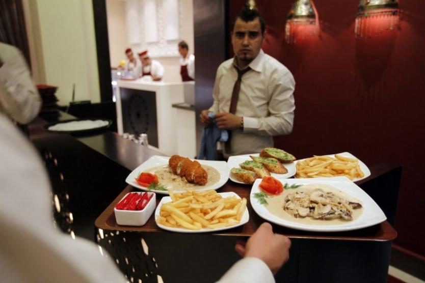 عمال الفنادق والمطاعم بغزة 