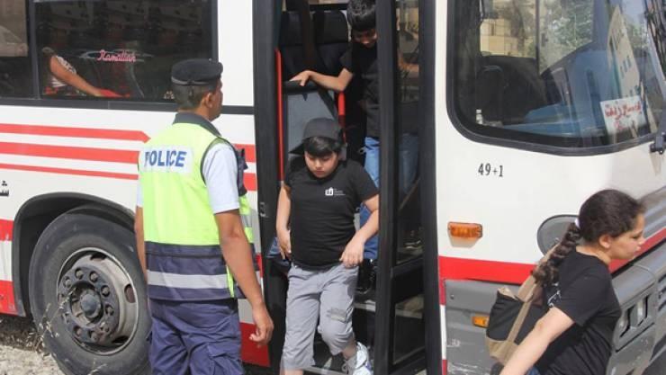 الخليل: ضبط حافلة تحمل 120 راكبا