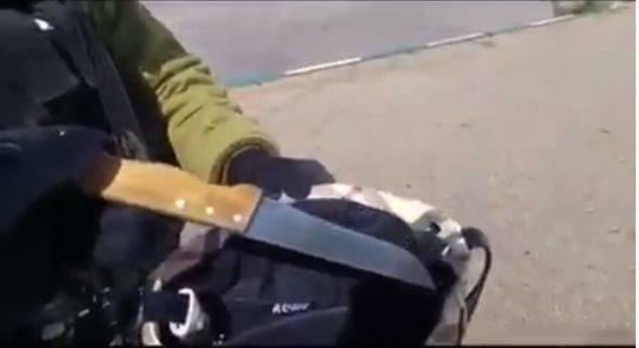 الاحتلال يعتقل فتاة بذريعة حيازتها سكينا
