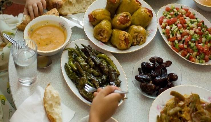 نصائح غذائية تقيكم العطش والتعب في شهر رمضان المبارك