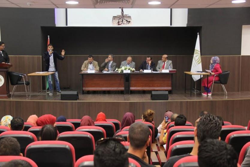 كلية فلسطين الأهلية الجامعية تقيم مناظرة شعرية بين طلبة الأقسام الاكاديمية