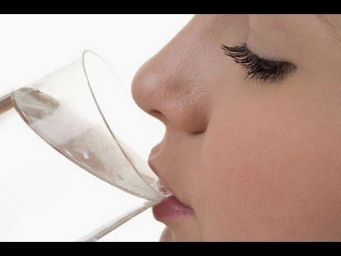 ماذا يحدث لو تناولت الماء على معدة فارغة؟