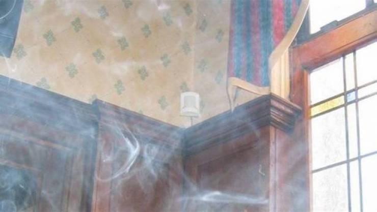 3 طرق للتخلّص من رائحة السجائر في المنزل!!
