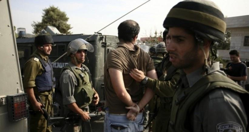 الاحتلال يعتقل شابا ويستدعي خمسة فتية من محافظة بيت لحم