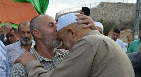 الشيخ صلاح يودع اهله في ام الفحم ويتوجه لقضاء محكومية 9 اشهر في سجن بئر السبع