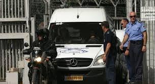 أسرى الشعبية يخوضون إضرابا مفتوحا ليومين