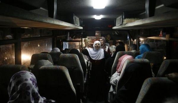 500 أسير من القطاع: دفعة من أهالي أسرى غزة يزورون أبنائهم في 