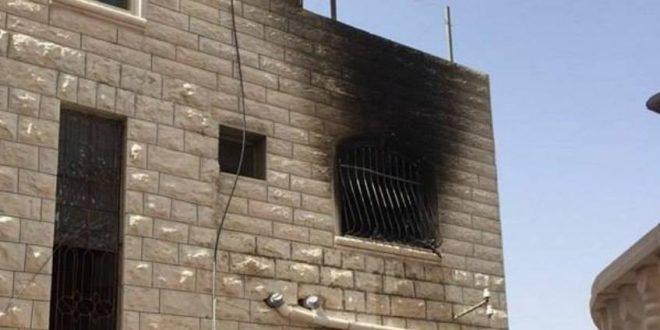اطفائية بلدية الخليل تُخمد حريقاً إندلع داخل منزل في شارع السلام