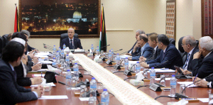 الحكومة تحذر من العدوان على الأقصى