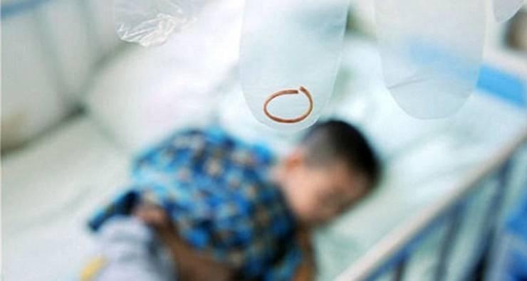 وضع سوارًا من الفضّة.. ولدى خلعه حصلت الكارثة!