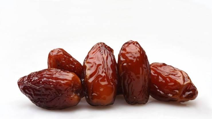 لهذه الأسباب إبدأوا إفطاركم بالتمر